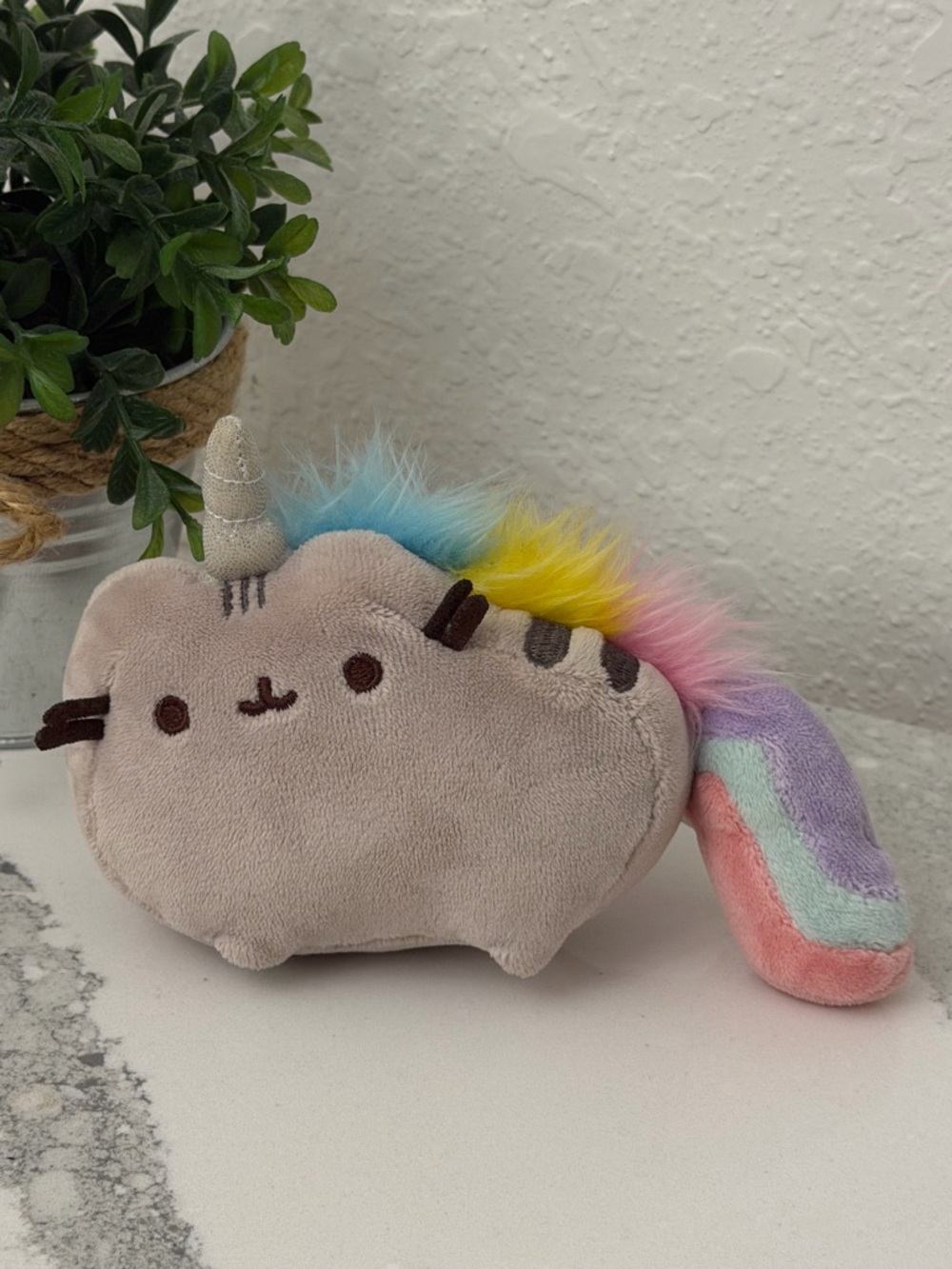 Gund Pusheen Pusheenicorn Unicorn Cat Plush Stuffed Animal Rainbow 7”